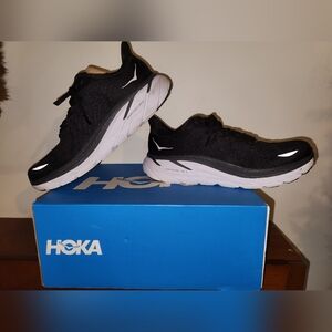 Women's Black/White Hoka Clifton 8 Athletic Running Shoes Sneakers Size 8 EUC